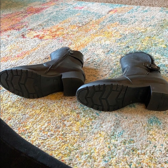 Perfect winter fur lined boot! Never worn, cute! - Picture 4 of 7